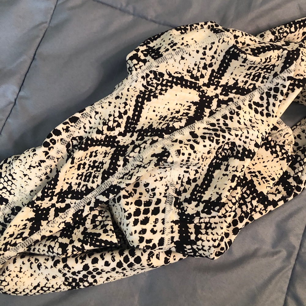 Balance Athletica Python Leggings - image 6